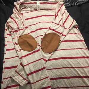 comfy long sleeve vanilla bay T-shirt.